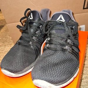 Reebok Size 7.5 Sneakers